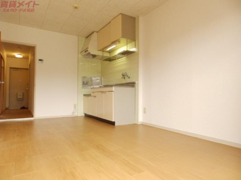 居室・リビング　同型参考写真