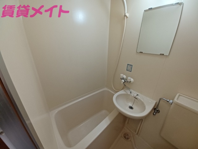 バス・シャワールーム　別部屋参考写真となります。