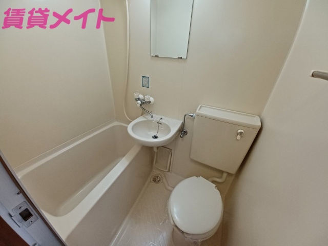洗面設備　別部屋参考写真となります。