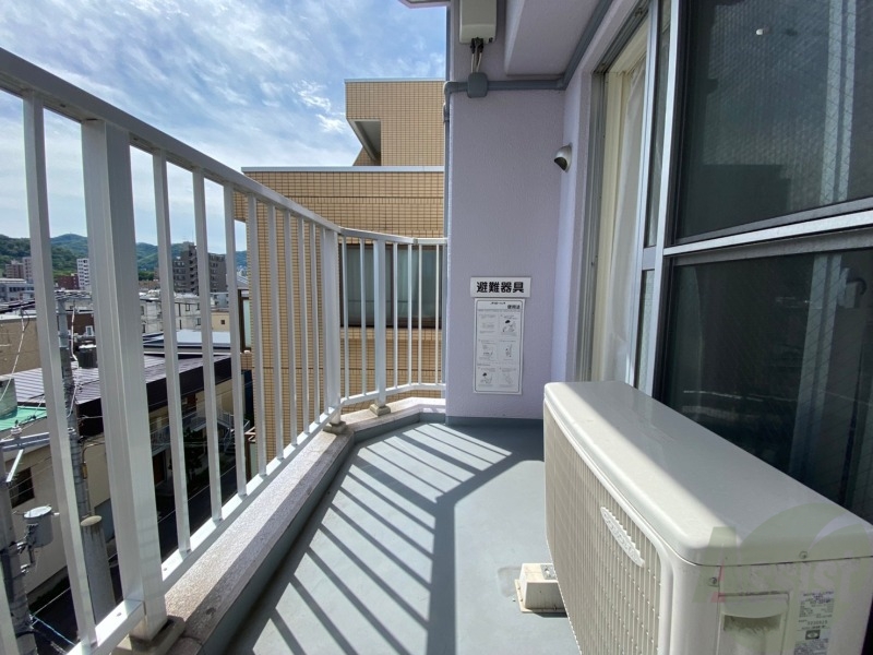 バルコニー　バルコニーです。洗濯物を干したり一息ついたりできますね！