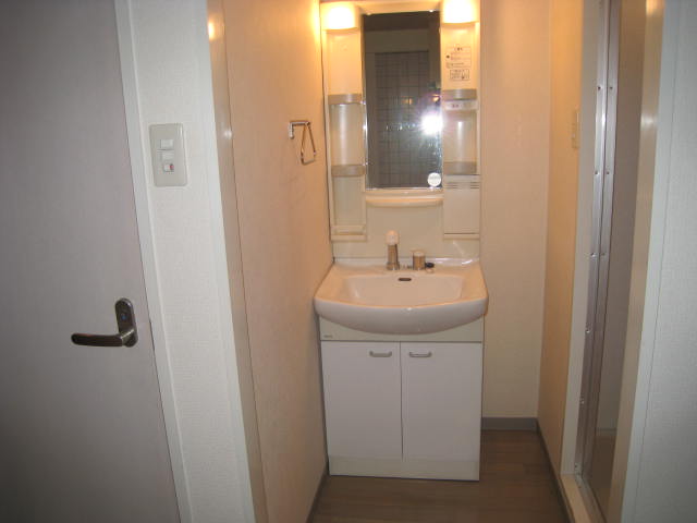 洗面設備　※写真は別のお部屋です。現況を優先させて頂きます。