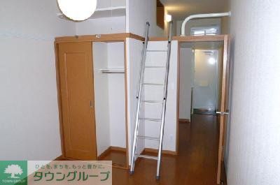 その他部屋・スペース　1Fフローリング、2Fジュータン敷き