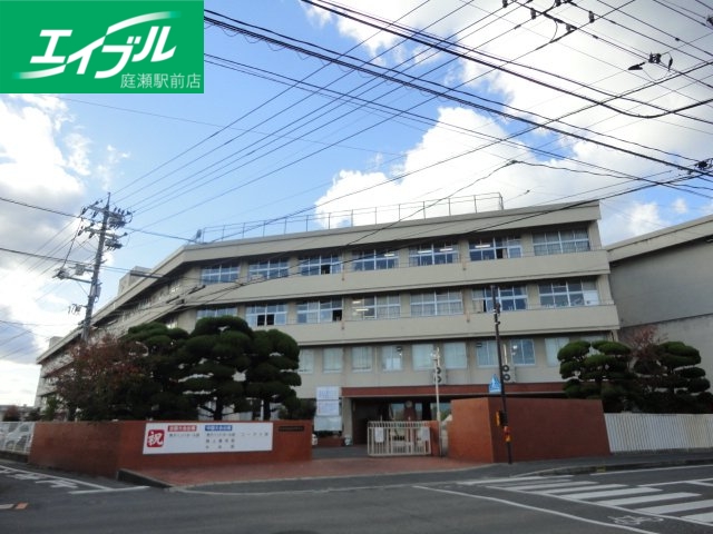 中学校　総社西中学校（中学校）まで1200m