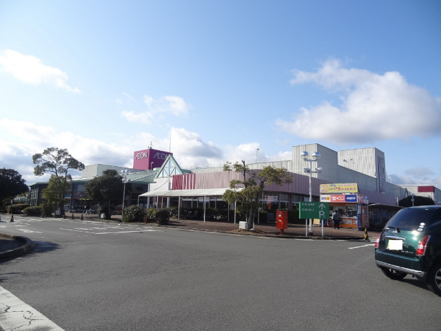 スーパー　イオン久居店（スーパー）まで523m