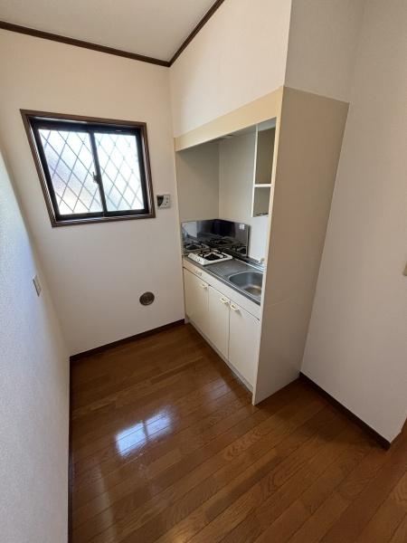 キッチン　写真は同タイプの別のお部屋のものです。