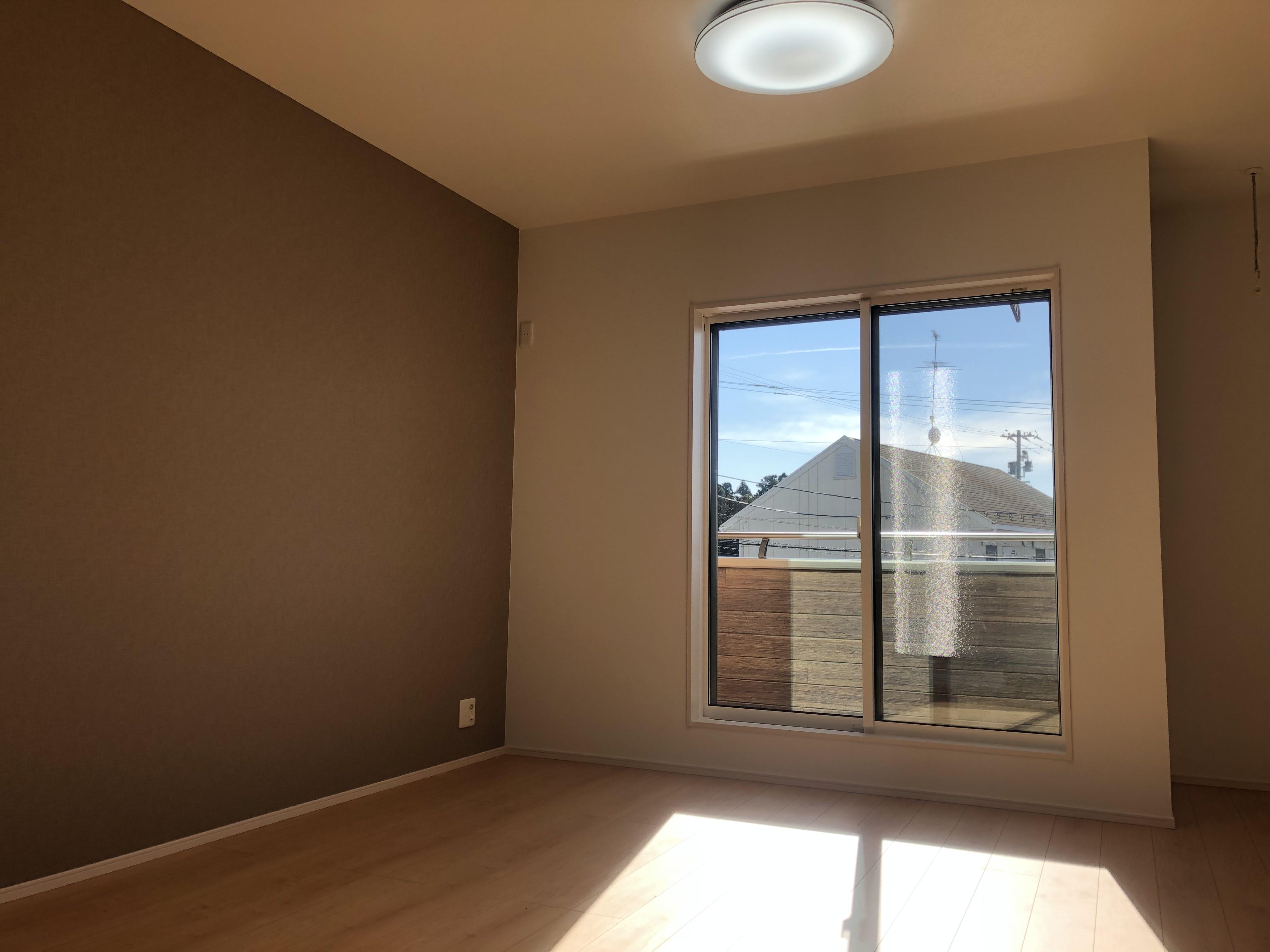 居室・リビング　こちらのリビングで趣味の時間をお楽しみください