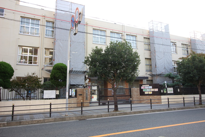 小学校　大阪市立苅田小学校（小学校）まで140m