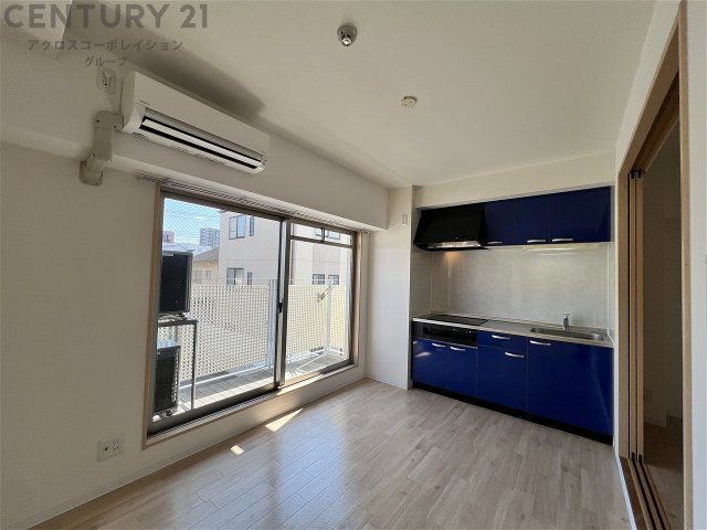 居室・リビング　バルコニーに面した8帖のダイニング♪