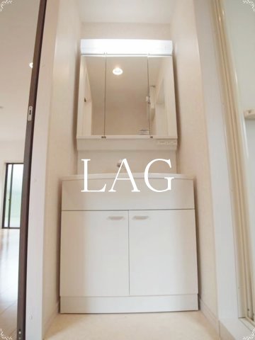 洗面設備　独立洗面台です。