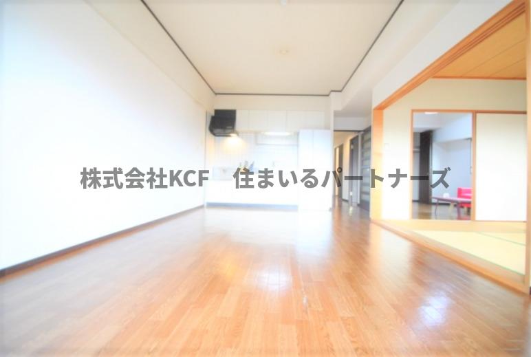 居室・リビング　こちらのリビングで趣味の時間をお楽しみください