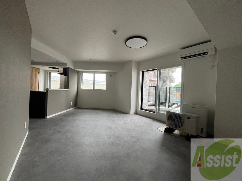 居室・リビング　広くてキレイなお部屋が広がっていて、充実した生活が送れそう。