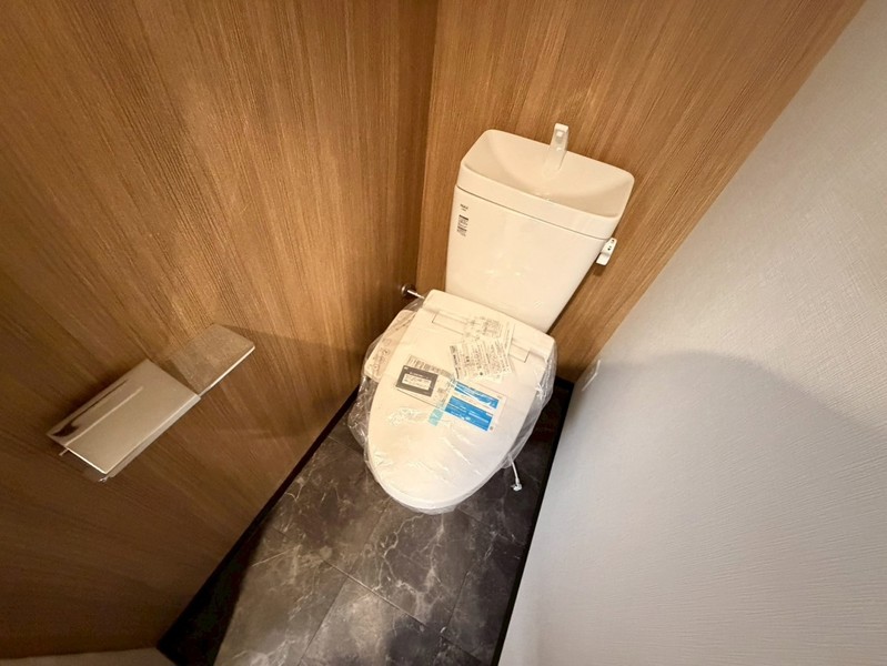 トイレ　※同タイプ別室（219号室）