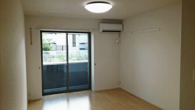 居室・リビング　こちらの居間で趣味の時間をお楽しみください