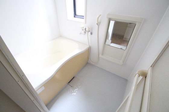 バス・シャワールーム　※別部屋の写真です