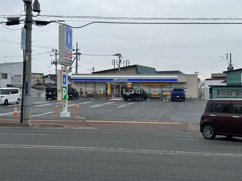コンビニ　ローソン青森浦町店（コンビニ）まで489m