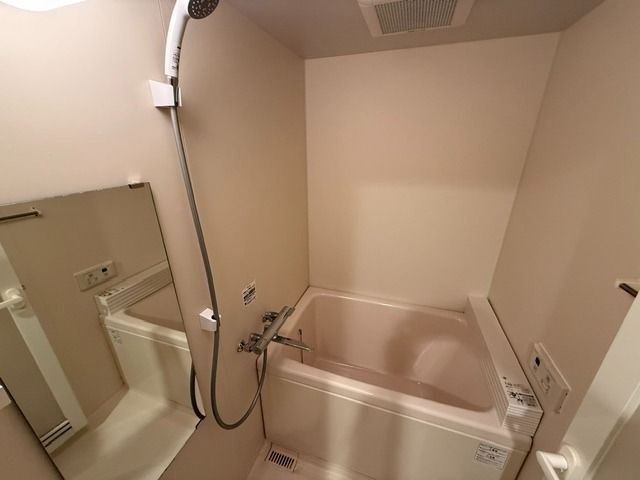 バス・シャワールーム　お風呂で日々の疲れを落としましょう