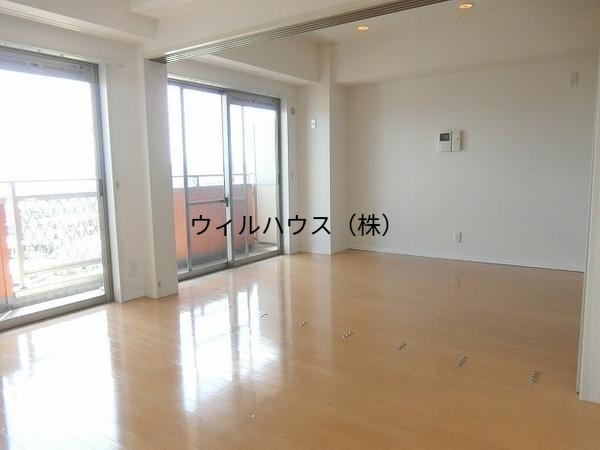 居室・リビング　広々としたリビング！