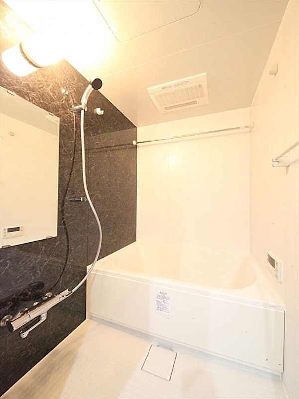 バス・シャワールーム　バスルーム