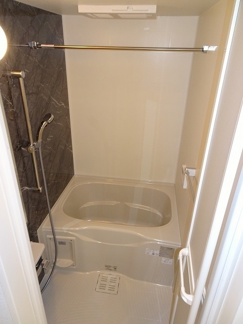 バス・シャワールーム　バスルーム