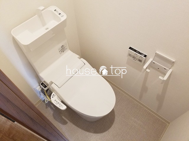 トイレ　ウォシュレット付き
