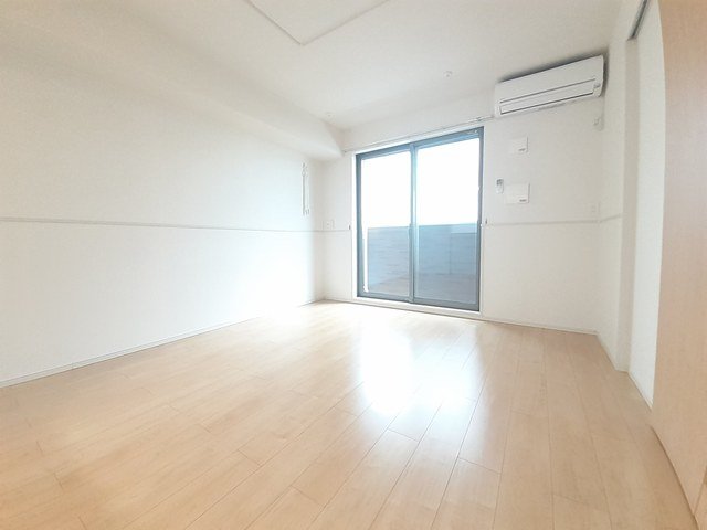 居室・リビング　こちらのリビングで趣味の時間をお楽しみください