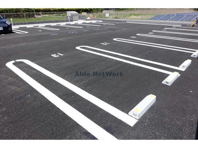 駐車場　駐車場