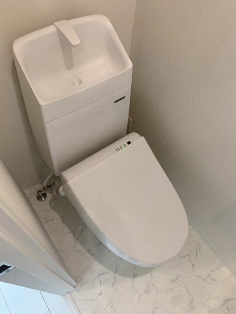 トイレ　温水洗浄便座