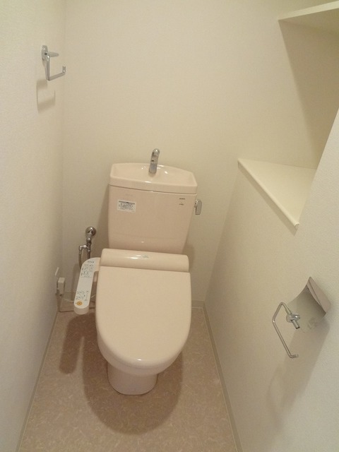 トイレ　※他の号室の写真