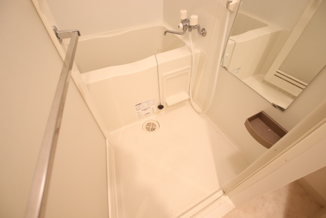 バス・シャワールーム　※別室の参考写真の為、現況優先です。