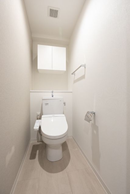 トイレ　※写真は同タイプ住戸です。