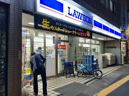 コンビニ　ローソン本駒込五丁目店（コンビニ）まで216m
