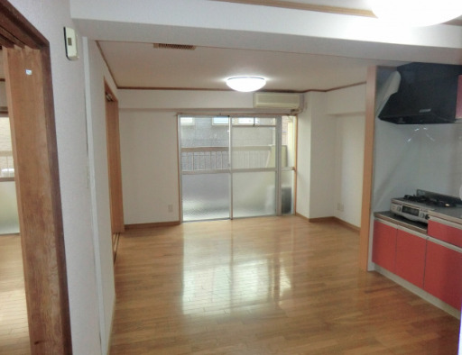 居室・リビング　こちらの居間で趣味の時間をお楽しみください