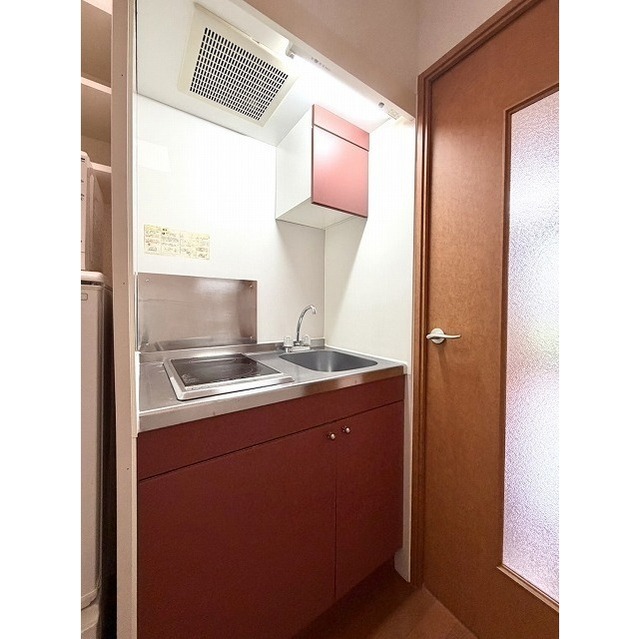 キッチン　同タイプ他部屋の写真になります