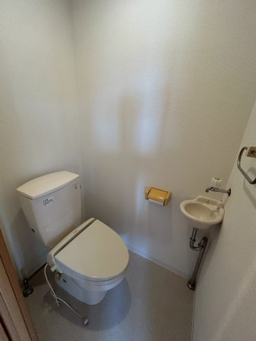 トイレ　※別号室参考写真