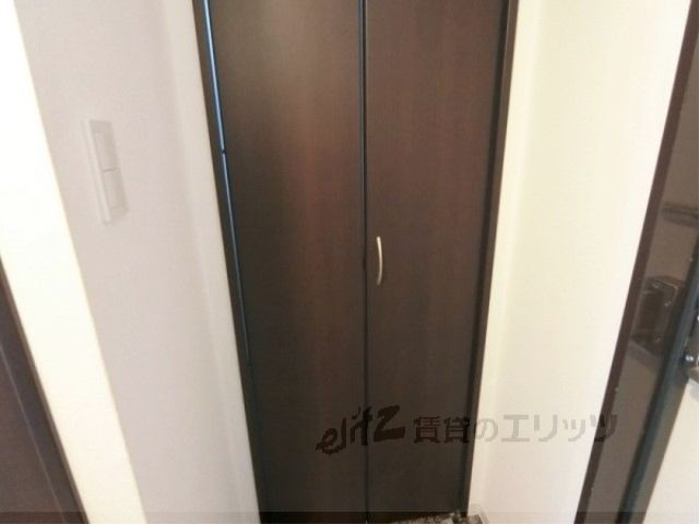 収納　玄関横収納