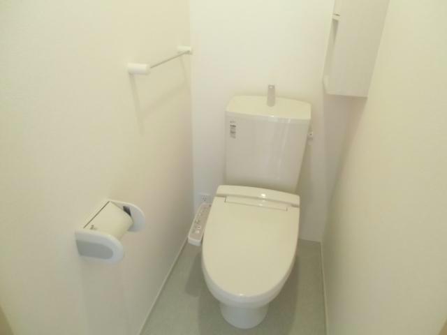 トイレ　同棟別部屋写真