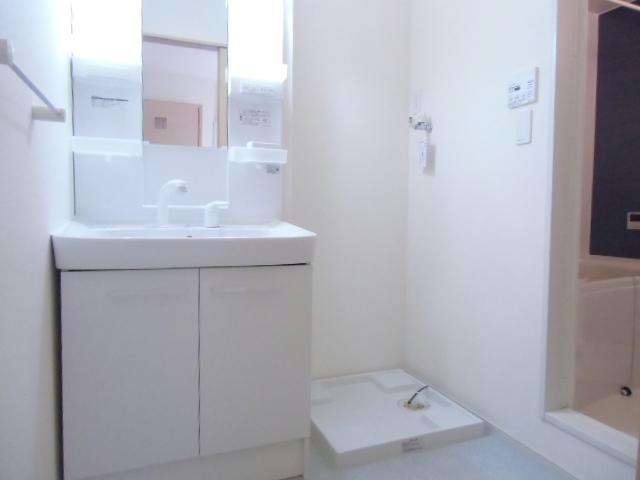 洗面設備　同棟別部屋写真