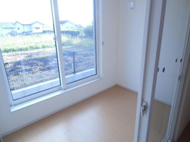 バルコニー　同棟別部屋写真