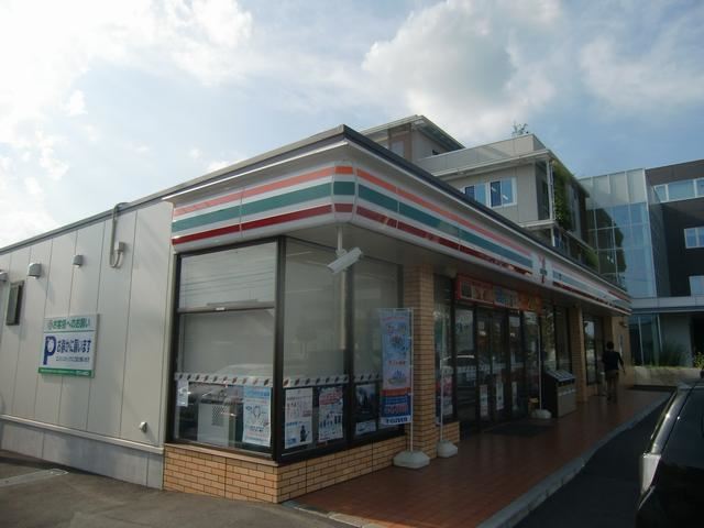 コンビニ　セブンイレブン（コンビニ）まで220m