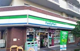 コンビニ　ファミリーマートみのてつ彩紅橋店（コンビニ）まで307m