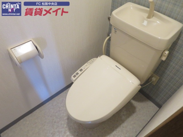 トイレ　別部屋反転タイプ