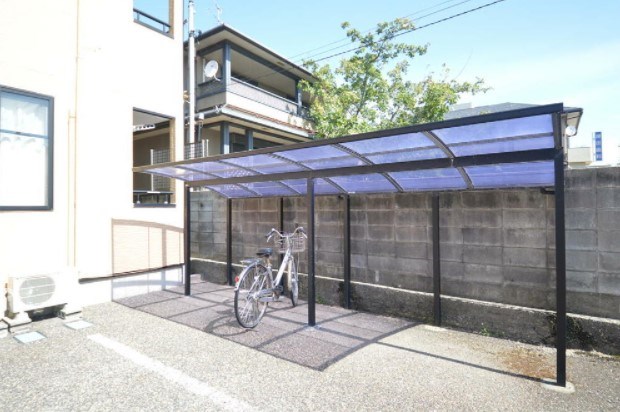 その他設備　屋根付き駐輪場