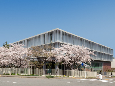 大学・短大　私立新潟青陵大学（大学・短大）まで2022m