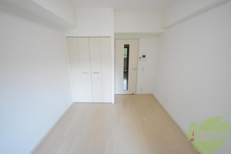 居室・リビング　白を基調としたお部屋です