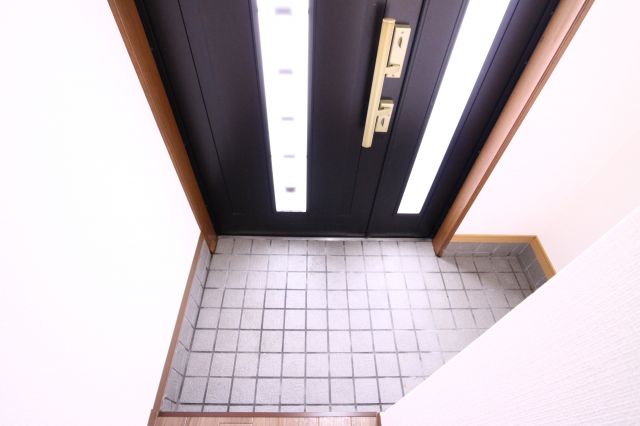 塩屋台3丁目貸家の玄関写真