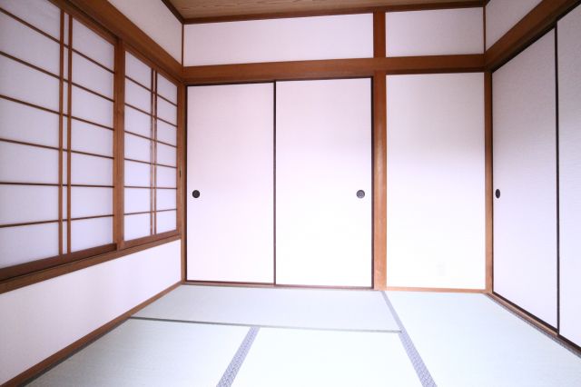塩屋台3丁目貸家の居間写真