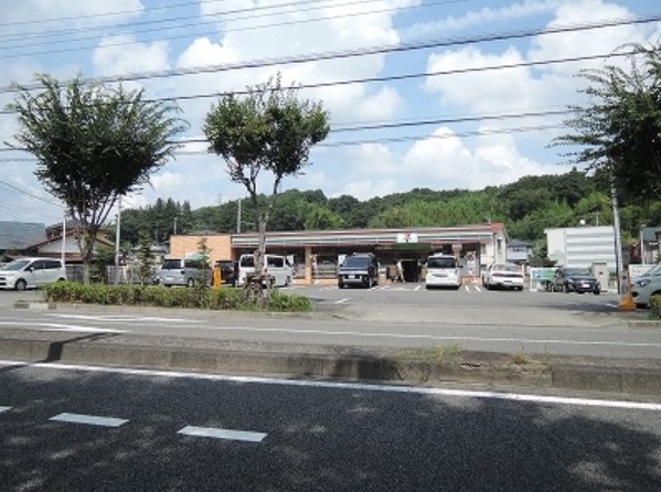 コンビニ　セブンイレブン 下柚木西店（コンビニ）まで137m