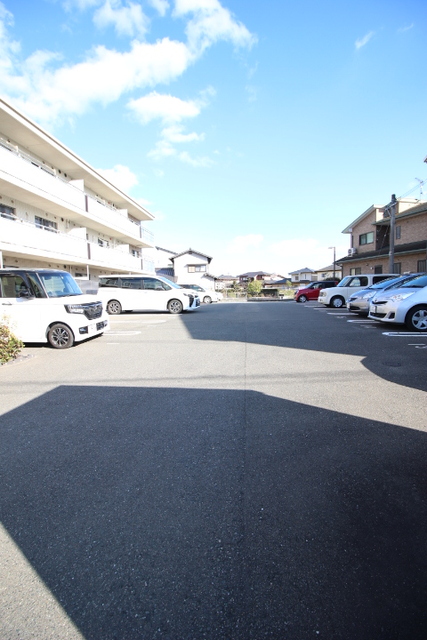 駐車場　平置の敷地内駐車場
