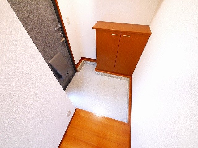 玄関　収納もある玄関です
