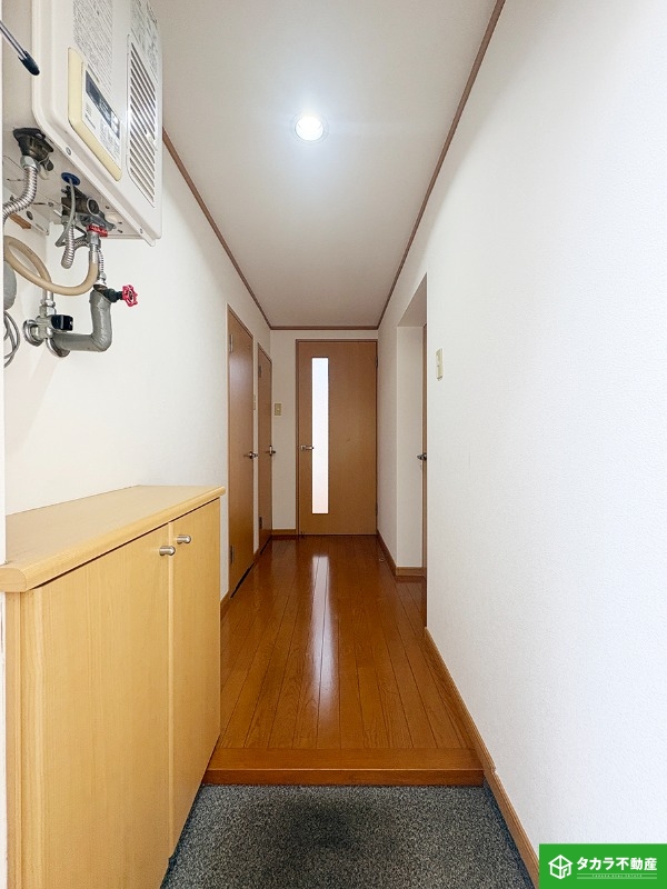 玄関　写真は２０２号